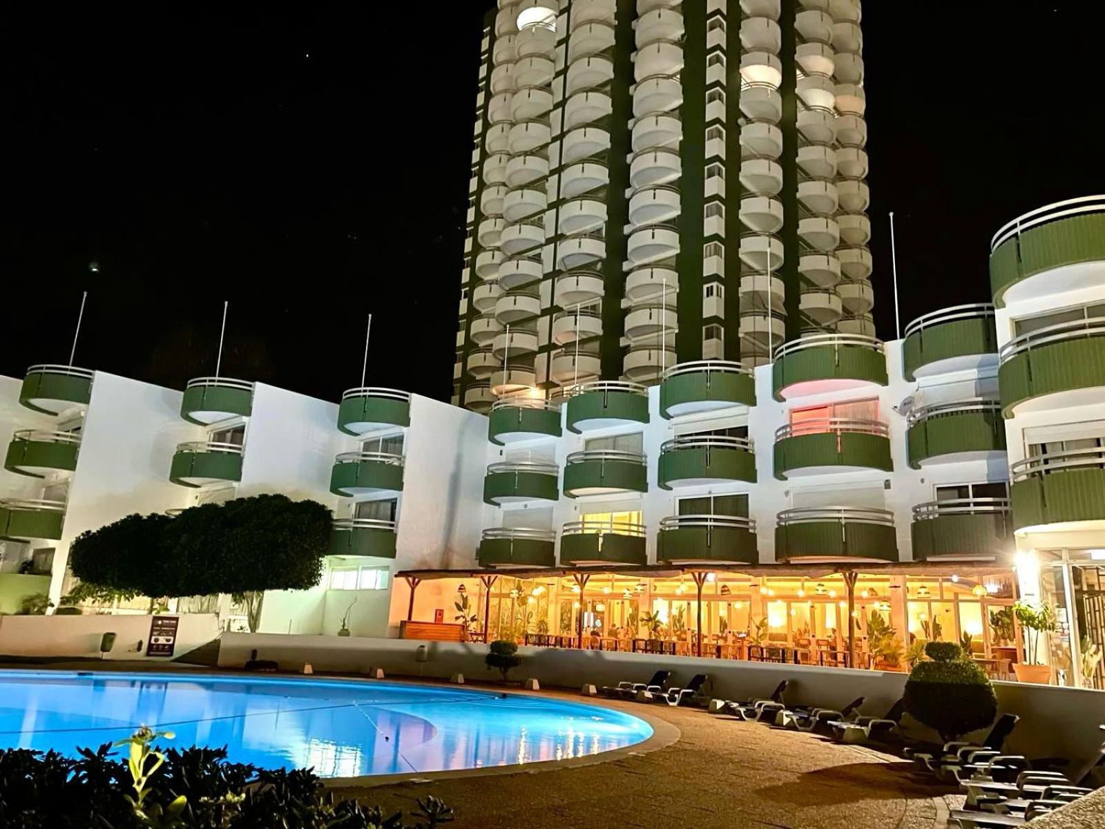 Amazing Green Tower 3 Castle Flat With Balcony 포티마오 외부 사진